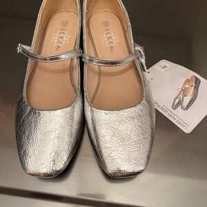 Serra Metallic Silver Flats